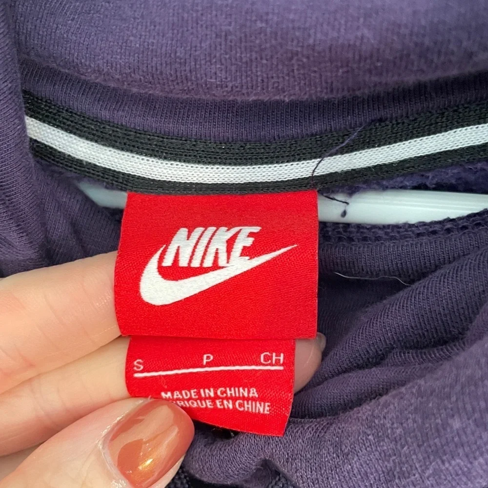 Nike I S and L